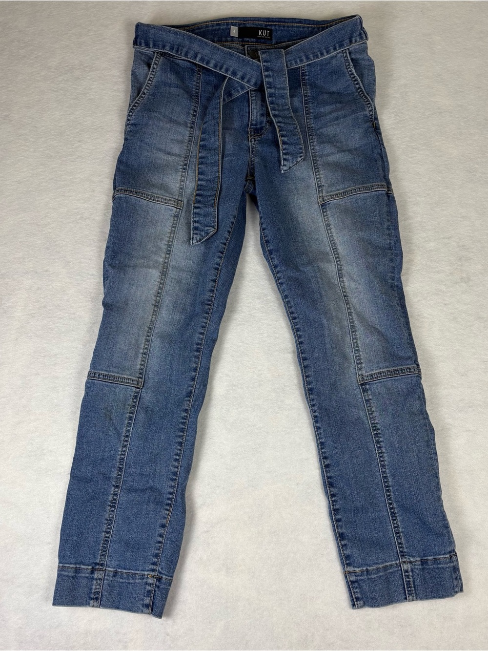 Kut from the Kloth Women's Medium Blue Cropped Belted Jeans